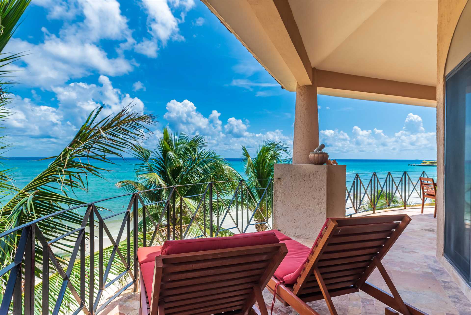 Lounge on the Main Balcony