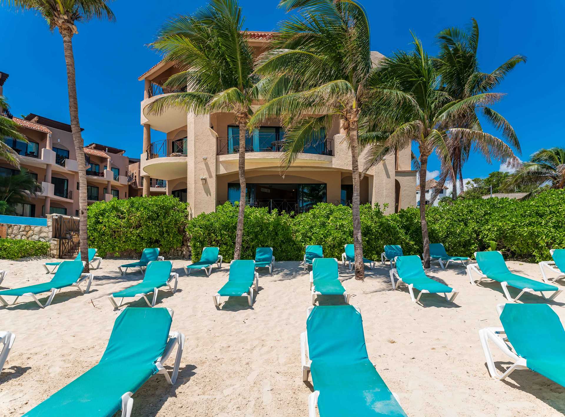 No lounge chair wars here!