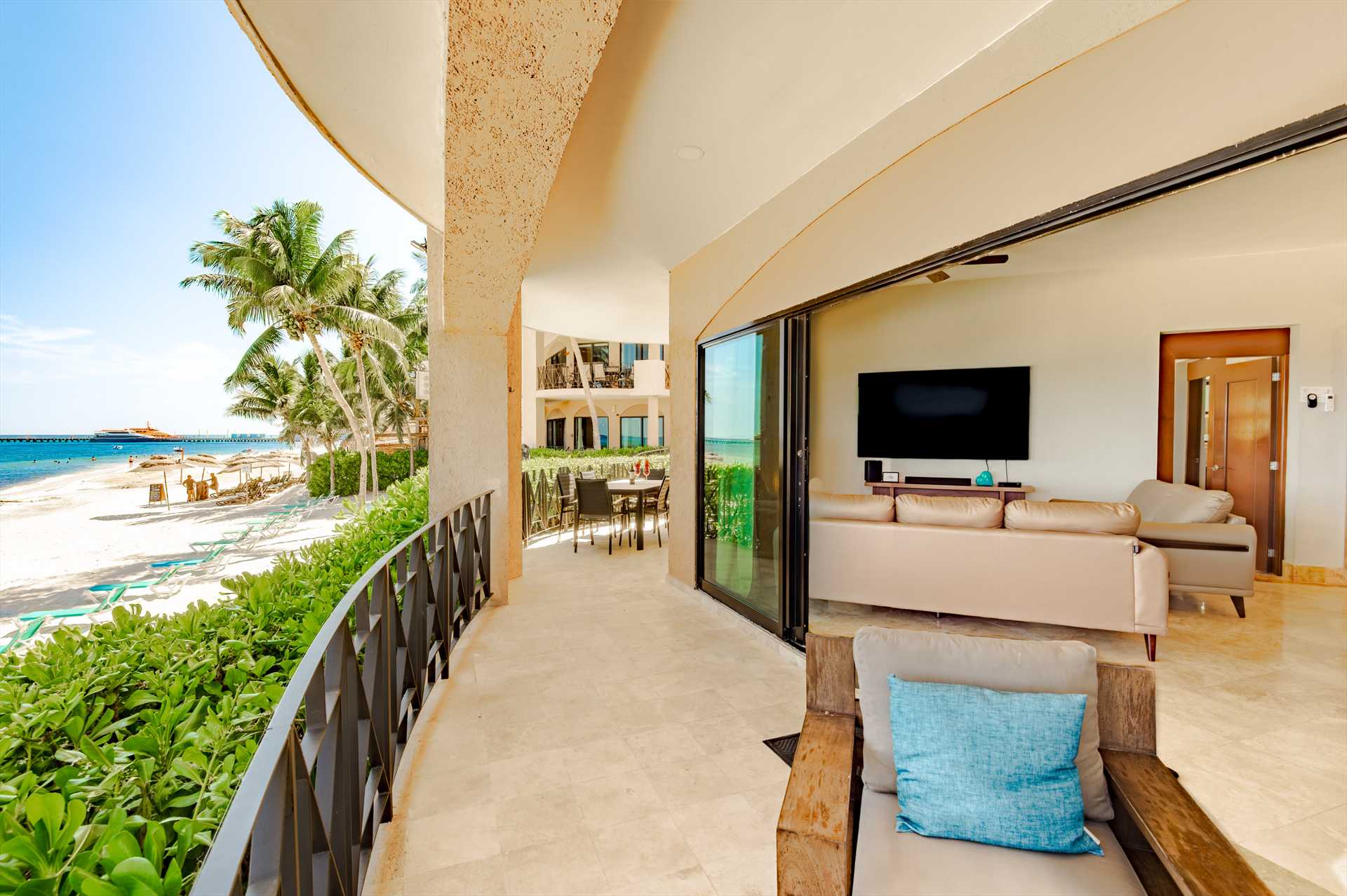 Slide open your doors to the tropics!