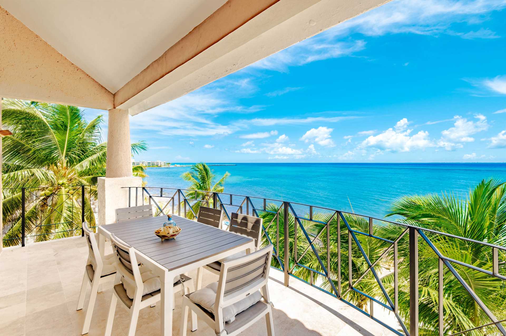 Best Views in Playa!