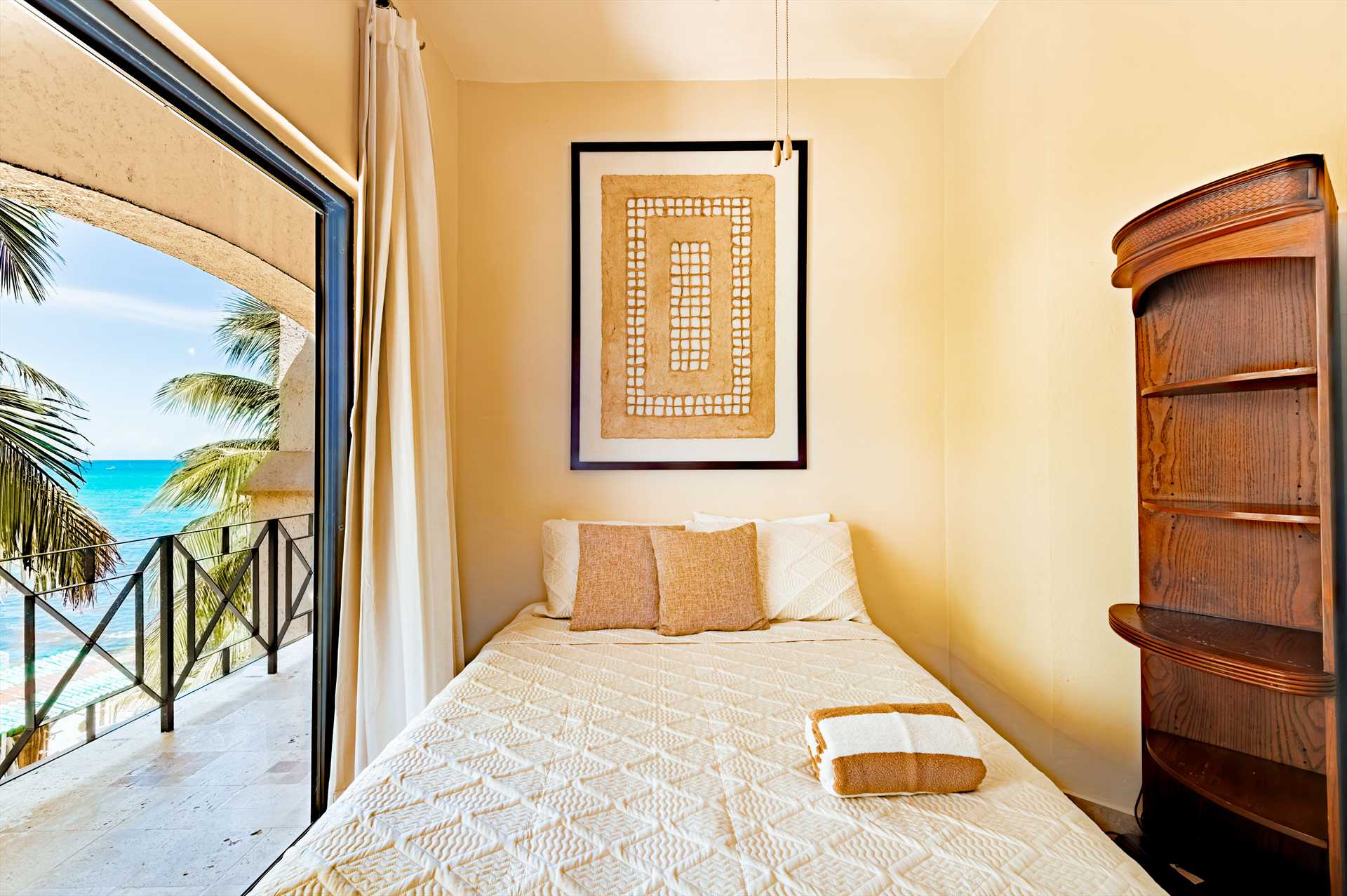 3rd Smaller Guest Room - Queen Bed