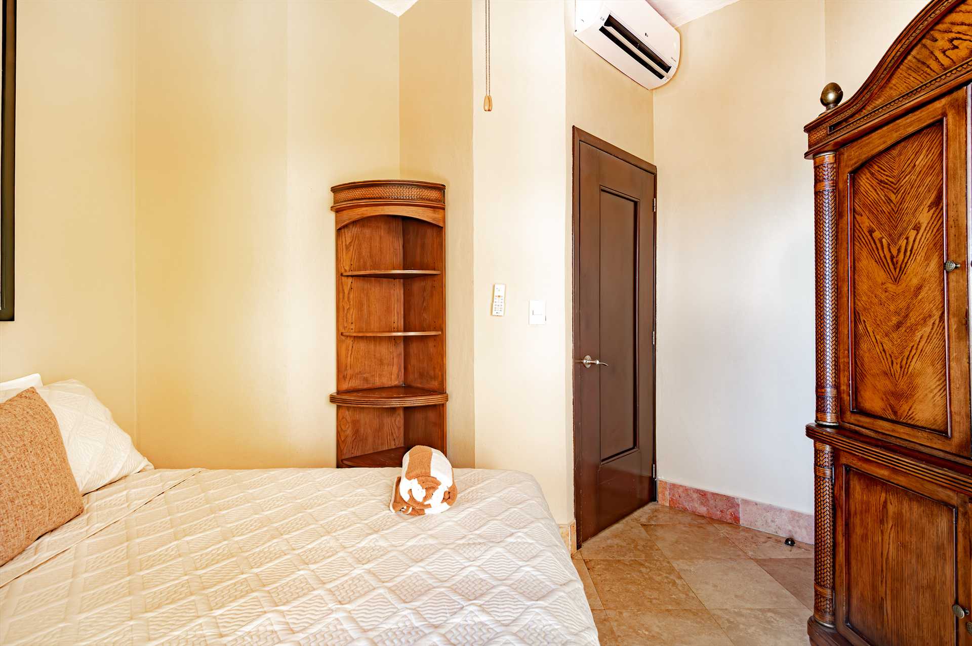 Master King + Wake to Ocean Views