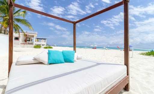 Private daybed