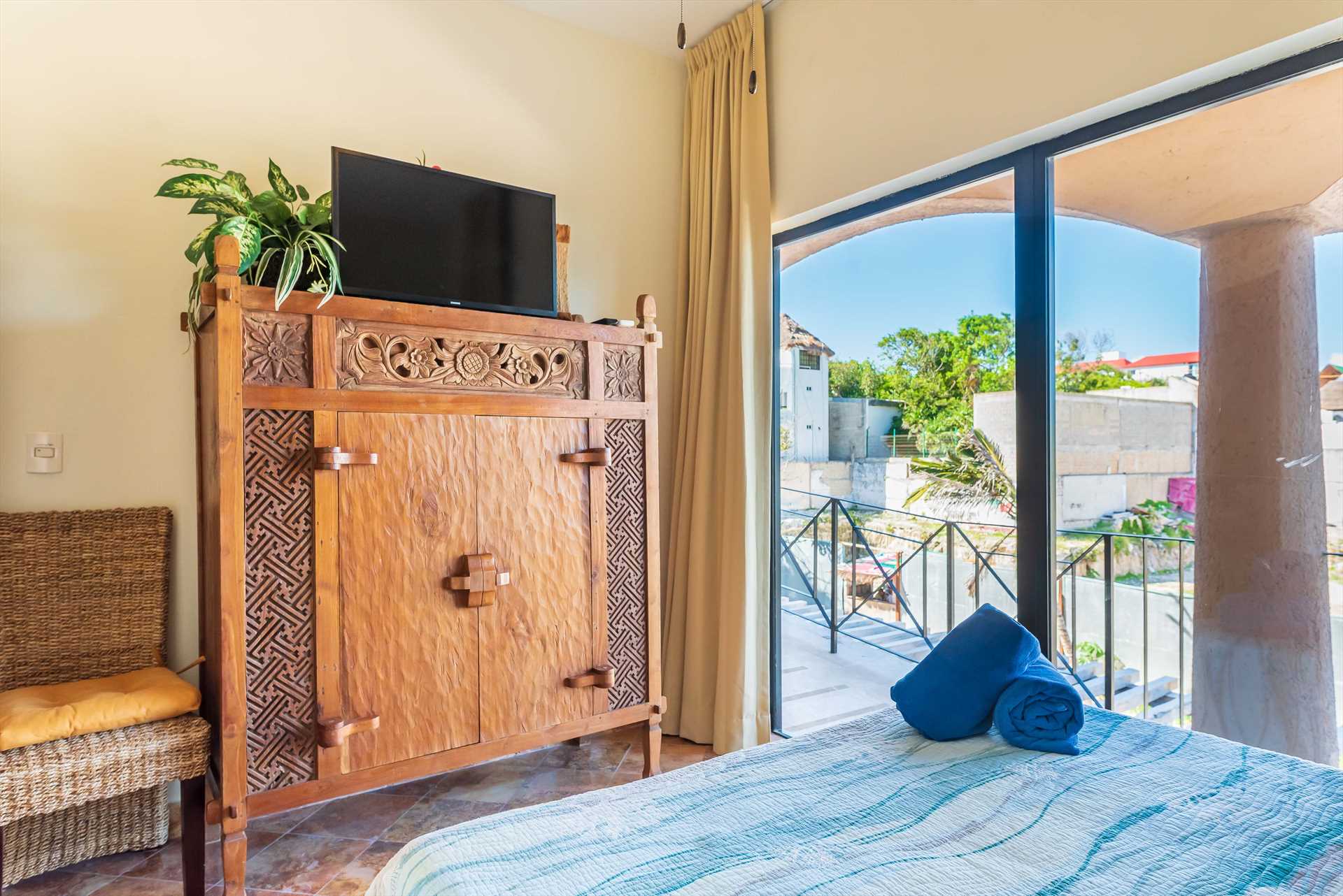 Samller Queen bedroom