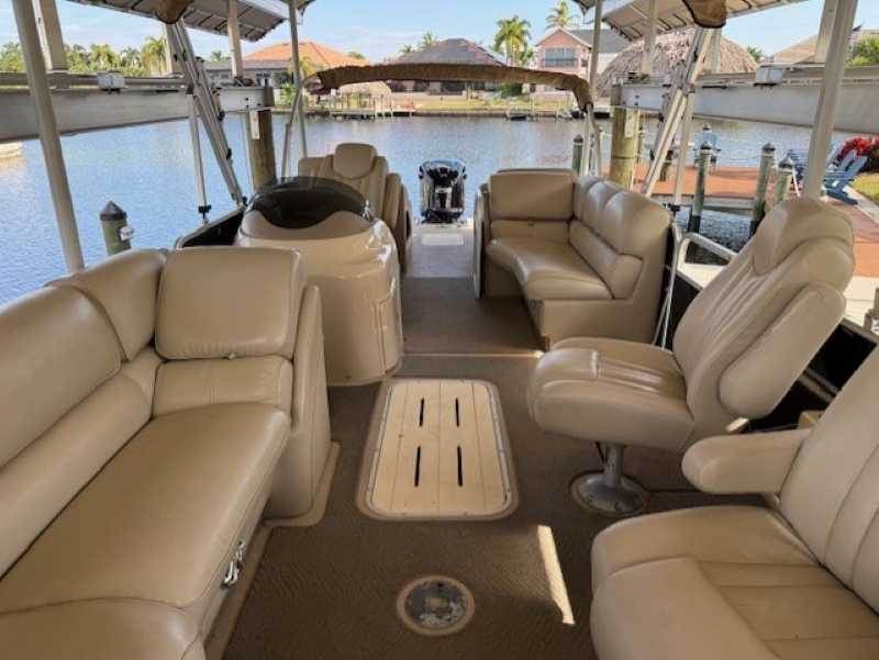 New 25 Ft Pontoon Boat