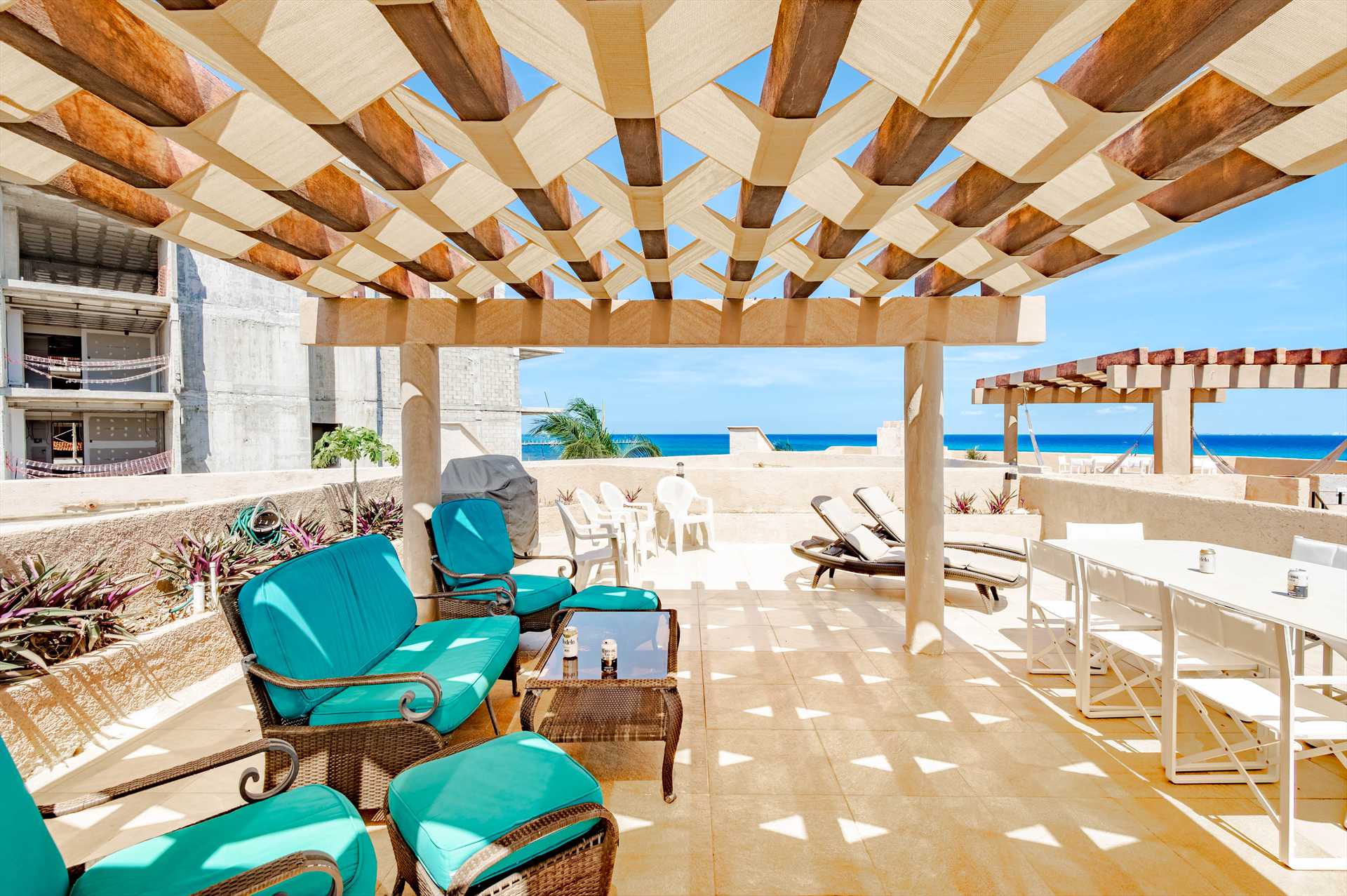 Enjoy all this extra private roof space!